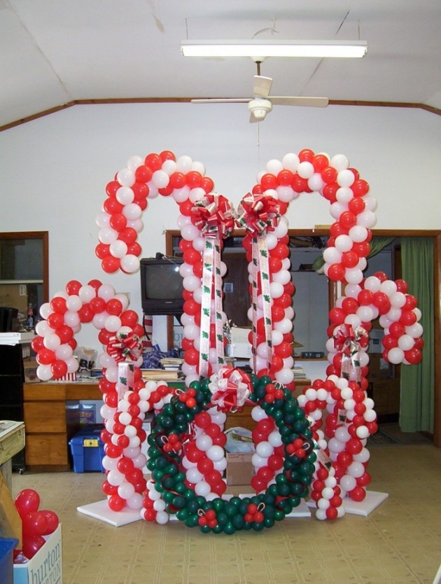 Χριστουγεννιάτικη σύνθεση με μπαλόνια lollipops