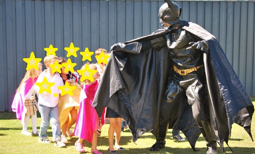 Batman και παιδική απασχόληση σε παιδικό πάρτυ (σχόλια πελάτη)