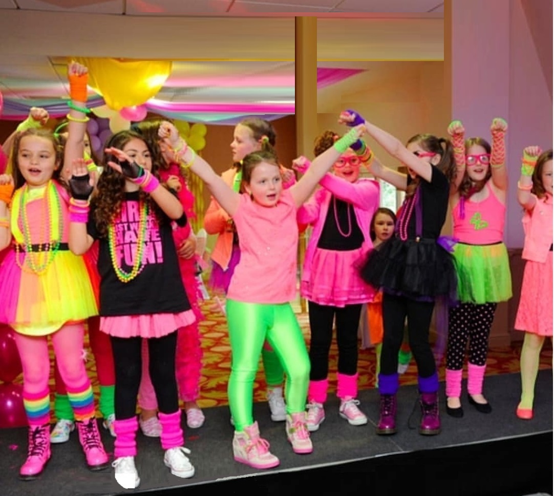 Παιδικό πάρτυ με μουσική και χορό : YOUR FACE SOUNDS FAMILIAR