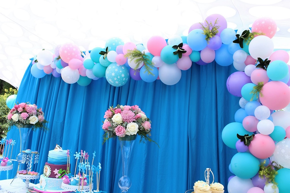 Διακόσμηση CANDY BAR με μπαλόνια  : HAPPY SKY